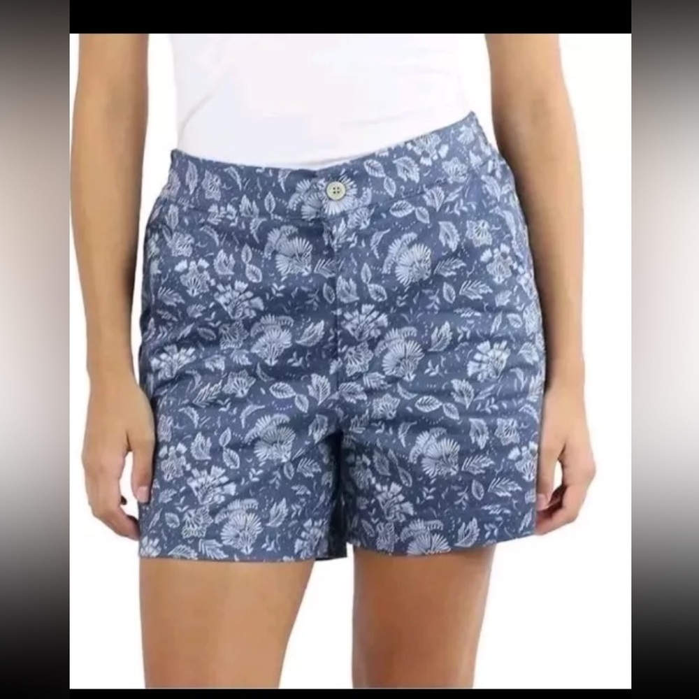 Jachs girlfriend ladies size XL printed chino shorts, blue floral